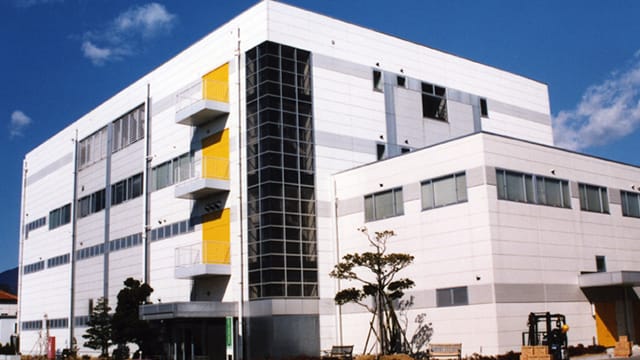 In 1989, the first building was completed at Shimizu Works.  Started full-scale production of electronic component materials and magnetic products as a semiconductor-related product factory.