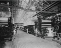 自1933年用宗工廠建成後的5年之間，陸續安裝了5台抄紙機。1・2號是長網抄紙機，主要用於抄造印刷・筆記紙、繪圖紙、道林紙和包裝紙。