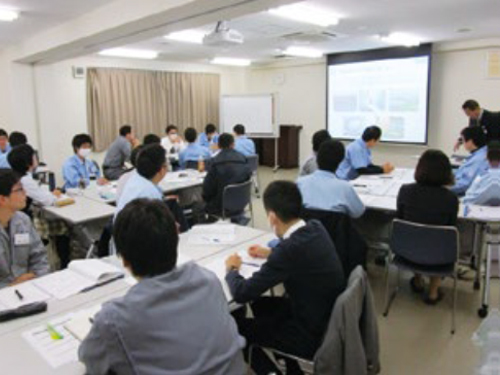 若手従業員向けのキャリア開発研修